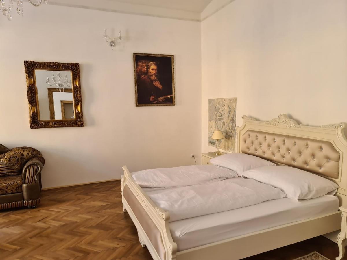 Apartmany Svaeta Barborka บันสกา ชีอาว์นีซา ภายนอก รูปภาพ