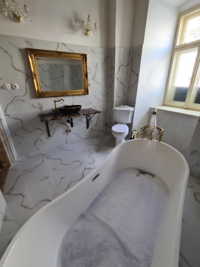 Apartmany Svaeta Barborka บันสกา ชีอาว์นีซา ภายนอก รูปภาพ